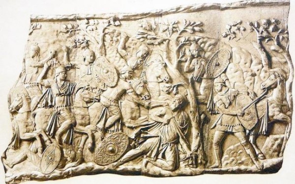 Scena sinuciderii lui Decebal de pe Columna lui Traian